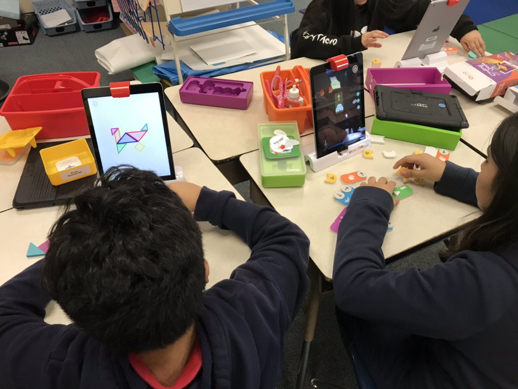 rstevens_rees's tweet image. @ReesStars are coding using @PlayOsmo #codingjam #codingwithawbie and having fun with #osmotangram @AliefTech @OfficialDLDay #DLDay #ReesDigiDay #reesrocks @AliefScience