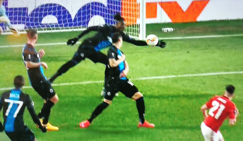 He's clearly just protecting his face
#MUNBRU