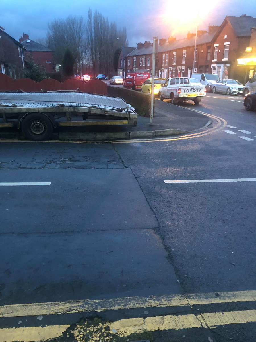 cllrcharlottem's tweet photo. Contravening double yellow lines ⚠️: on the 13/02 following a resident’s impassioned reports, I asked @tmbc_highways to boost their enforcement on this route (Audenshaw Rd) pleased multiple PCNs issued and I’ve noticed the difference! @AudenshawLabour 🚘 #casework https://t.co/0exUT0uAyd