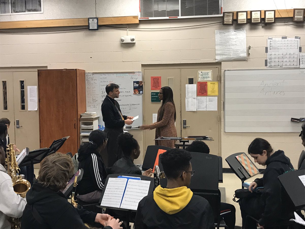 Meghan_Triplett's tweet photo. Had a blast this morning surprising band classrooms with tickets to tomorrow night’s @memgrizz #HBCUnight game vs @SacramentoKings !
Thank you to Germantown, Hamilton and Whitestation High! #NBABHM @GrizzCommunity @grindcitymedia https://t.co/Onqpd0cvLW