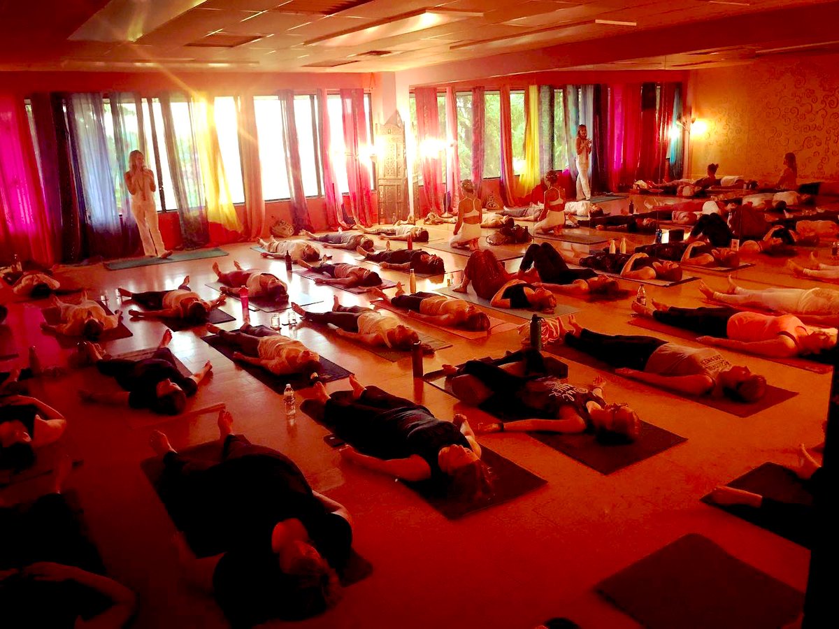 #yegyoga #stalbertyoga get your ass to class! ❤️♥️🔥🙌🏼