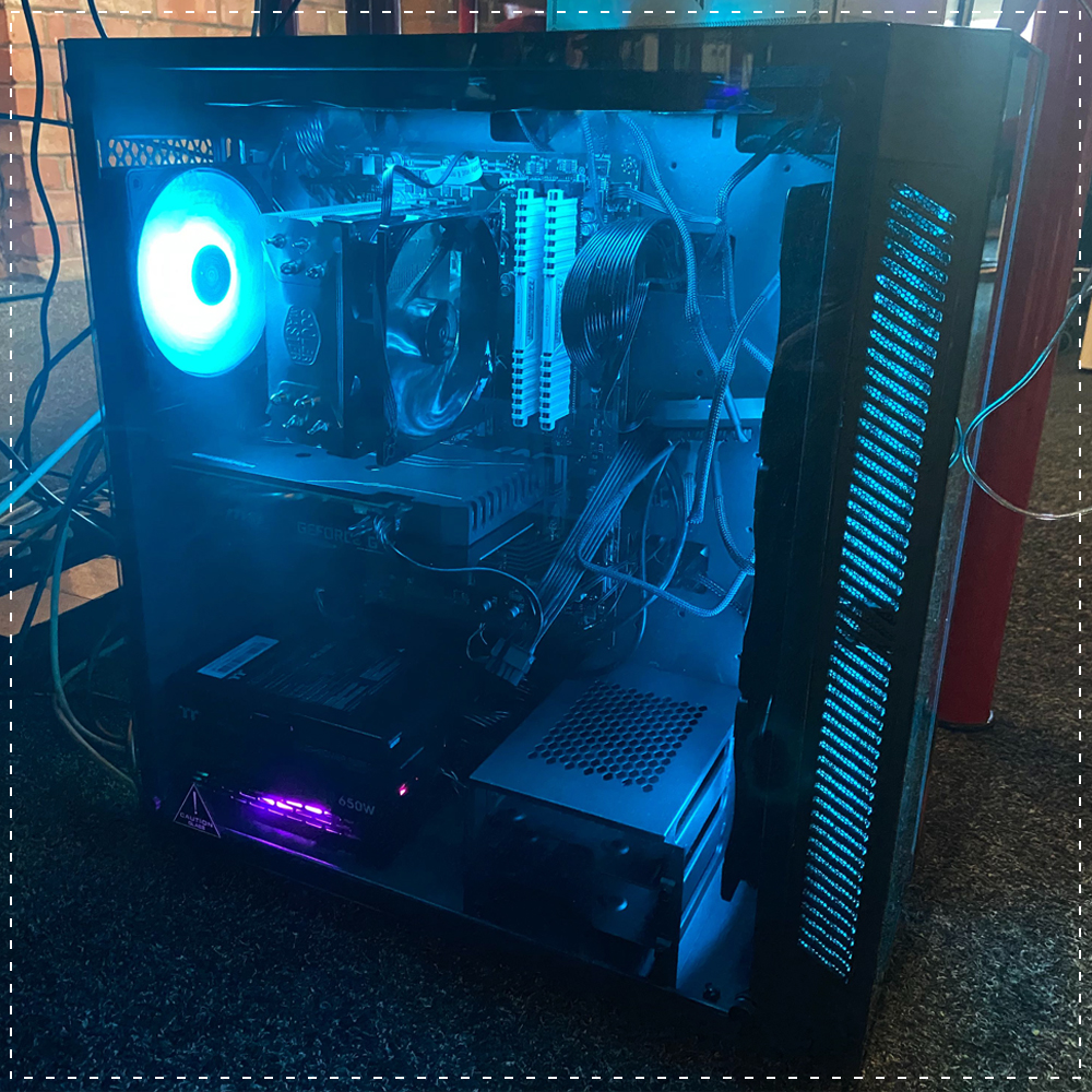 RipstoneGames's tweet photo. Which colour set up below do you think looks best? 🤔
1) Purple 💜
2) Blue 💙
3) Red ❤
4) Green 💚
#TuesdayThoughts #ComputerRig #PCGaming https://t.co/PGrOsw01lt
