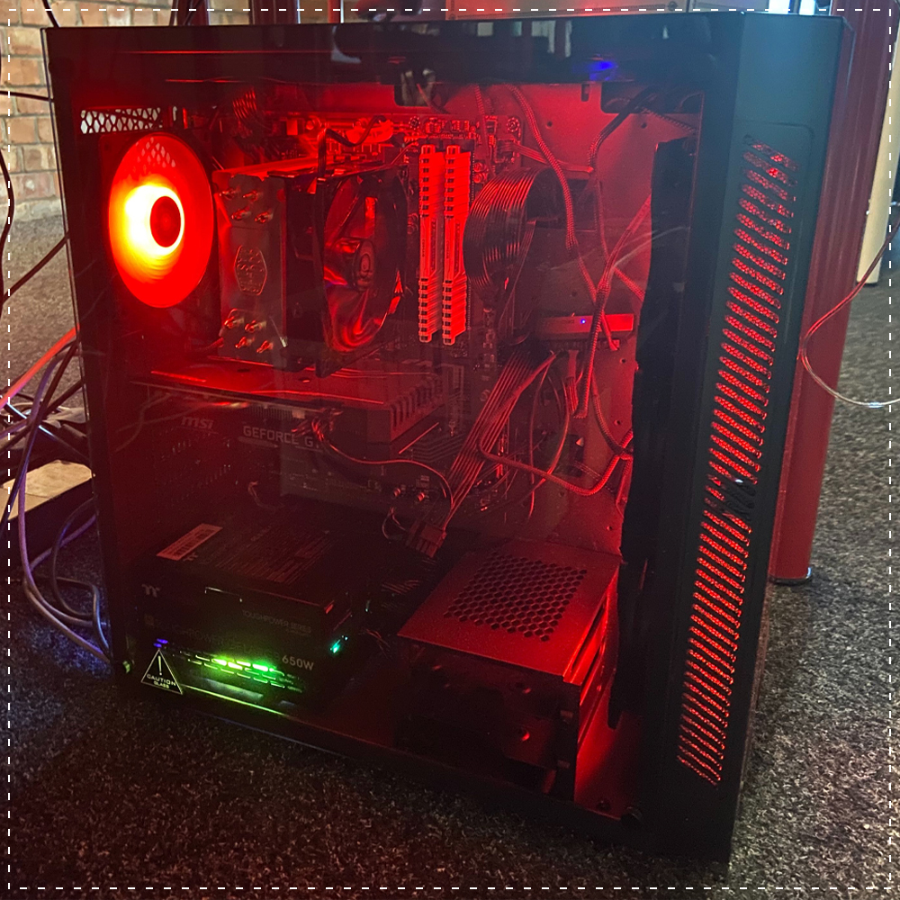 RipstoneGames's tweet photo. Which colour set up below do you think looks best? 🤔
1) Purple 💜
2) Blue 💙
3) Red ❤
4) Green 💚
#TuesdayThoughts #ComputerRig #PCGaming https://t.co/PGrOsw01lt