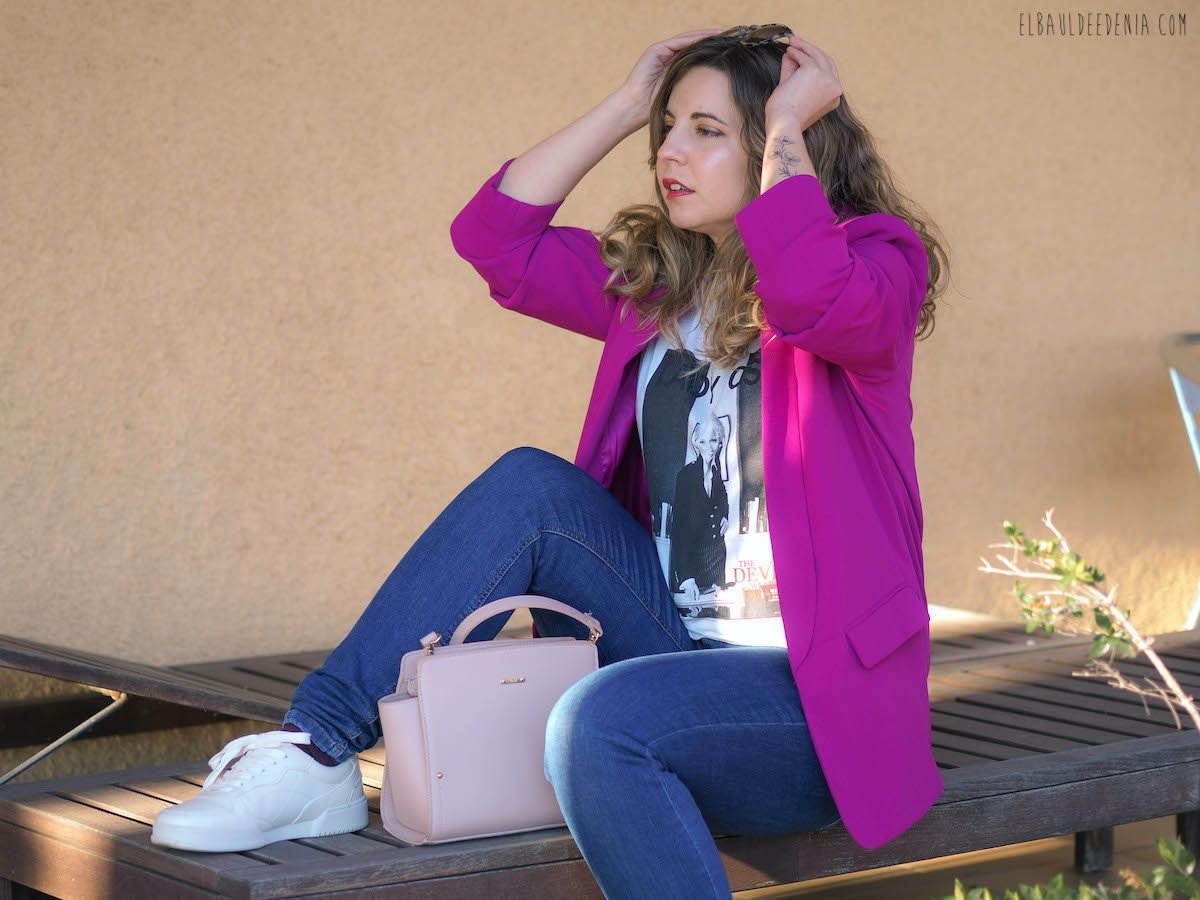elbauldeedenia's tweet photo. 🌺Primer look primaveral en el blog🌺 !Outfit con blazer fucsia! https://t.co/TFAlbaCblx #springoutfits #Blazers #sneakers https://t.co/3jQsqcMQga