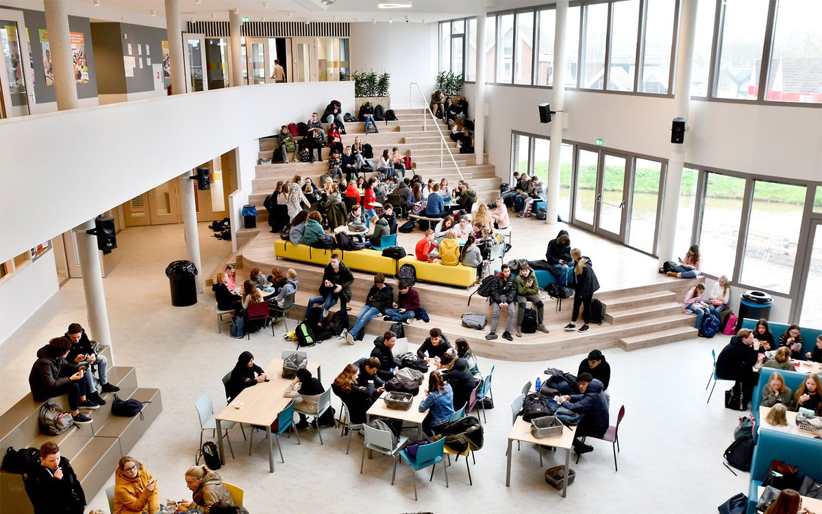 Met de feestelijke opening van het nieuwe energieneutrale Ashram College kwam voor ons een bijzondere opdracht tot een einde. Voor deze Nieuwkoopse school werkten we in de afgelopen drie jaar aan een gezond, energieneutraal en duurzaam gebouw: buff.ly/2IJERqt