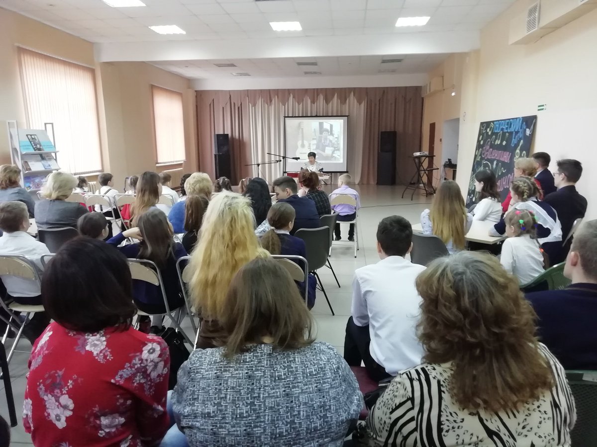 xAfkvYQ1cOlTC8N's tweet photo. 13.03.20 г. 13.00. в СДК "Юбилейный" проходит творческая встреча с поэтессой и музыкантом В. Н. Юдиной "Пою для Вас, односельчане!" Учащиеся и воспитанники ГБОУ СОШ №1 и №2 с.Обшаровка активные организаторы и участники встречи. Р��бята читают стихи, поют песни поэтессы. Здорово! https://t.co/KAEipngauf