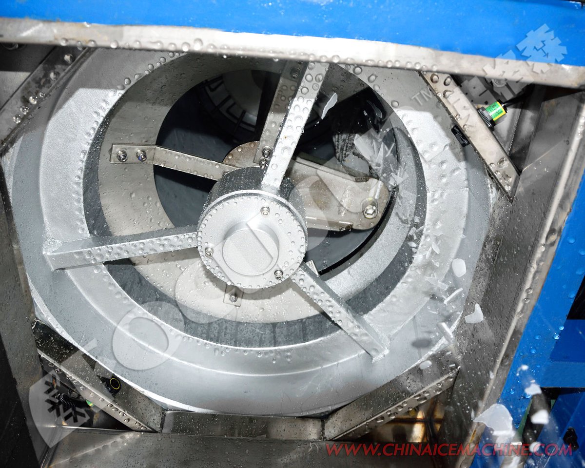 emonum328's tweet image. #FOCUSUN new #3ton_flake_ice_machine, stainless steel inside and outside material evaporator, with air cooling condenser for easy maintaining, flakes with size about 40*40mm, and 1.5~2.5mm thickness~

#blockicemaker

#tubeicemachine

#iceblock

#iceplant