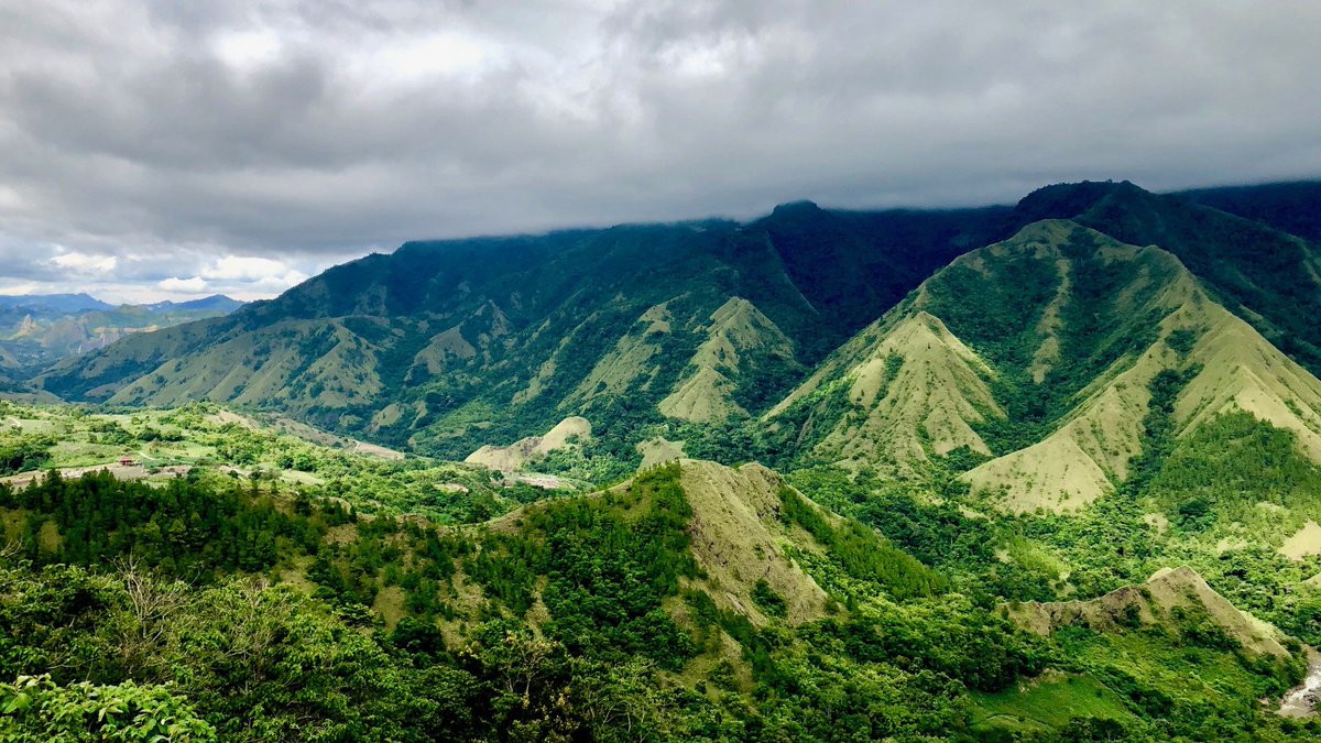 tryalltrips's tweet photo. Muy cerca de #Makassar, en el Sur de #Sulawesi, se encuentra Ramang Ramang, un pequeño valle escondido al que solo se puede acceder con unas pequeñas canoas. Al llegar allí nos vamos a encontrar con un paisaje sobrecogedor de grandes formaciones cársticas. #viajar #indonesia https://t.co/1r3FSrsSi3
