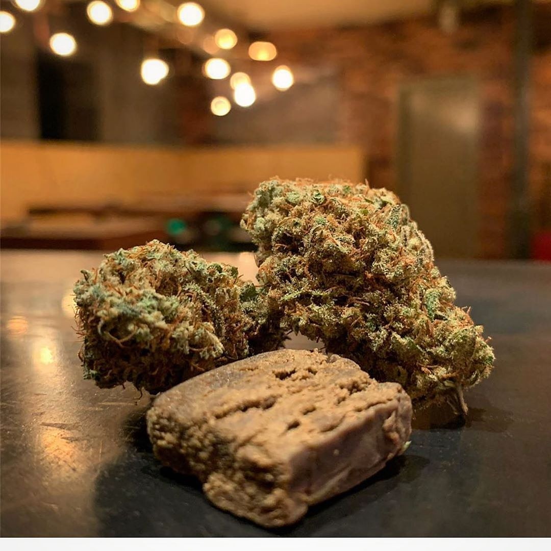 stamp_weed's tweet photo. Champions breakfast
 😋 https://t.co/Baf2u5BPcV 
#ukweed 
#Kingofcannabis
#Weed
#cannabis https://t.co/BI6TGeIvcl
