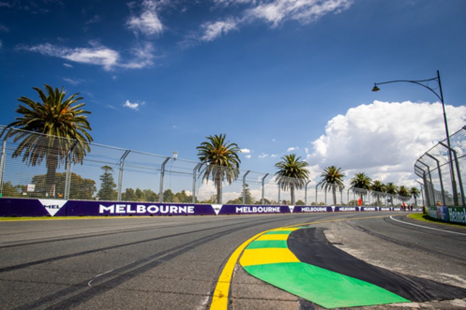 FangioBe's tweet photo. #AustralianGP afgelast na besmetting bij #McLaren: #Coronavirus legt bom onder Formule 1-seizoen - https://t.co/CYjSx2qzzl https://t.co/sgOdvTxX3U