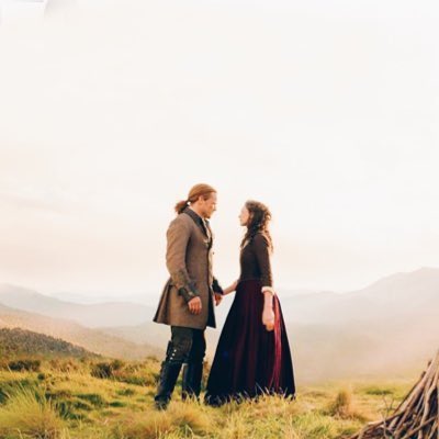 The Frasers marveling at the sunset. Another scene we’re reminded that Jamie > Frank.  #TFC  #Outlander  
