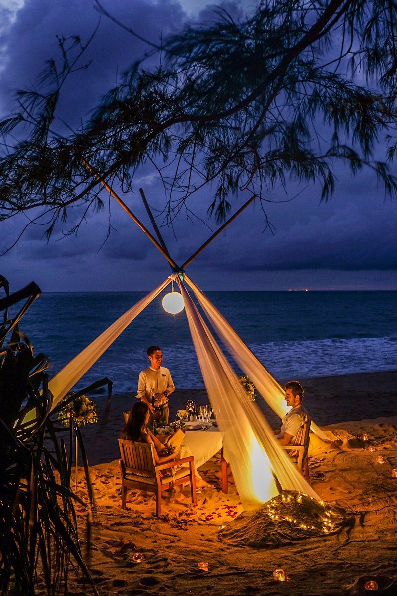 Breeze through your love, toes in the sand #Romanticdinner
#Renhotels #Renphuket #Romantic #Honeymoon #Maikhaobeach #Phuket #Thailand