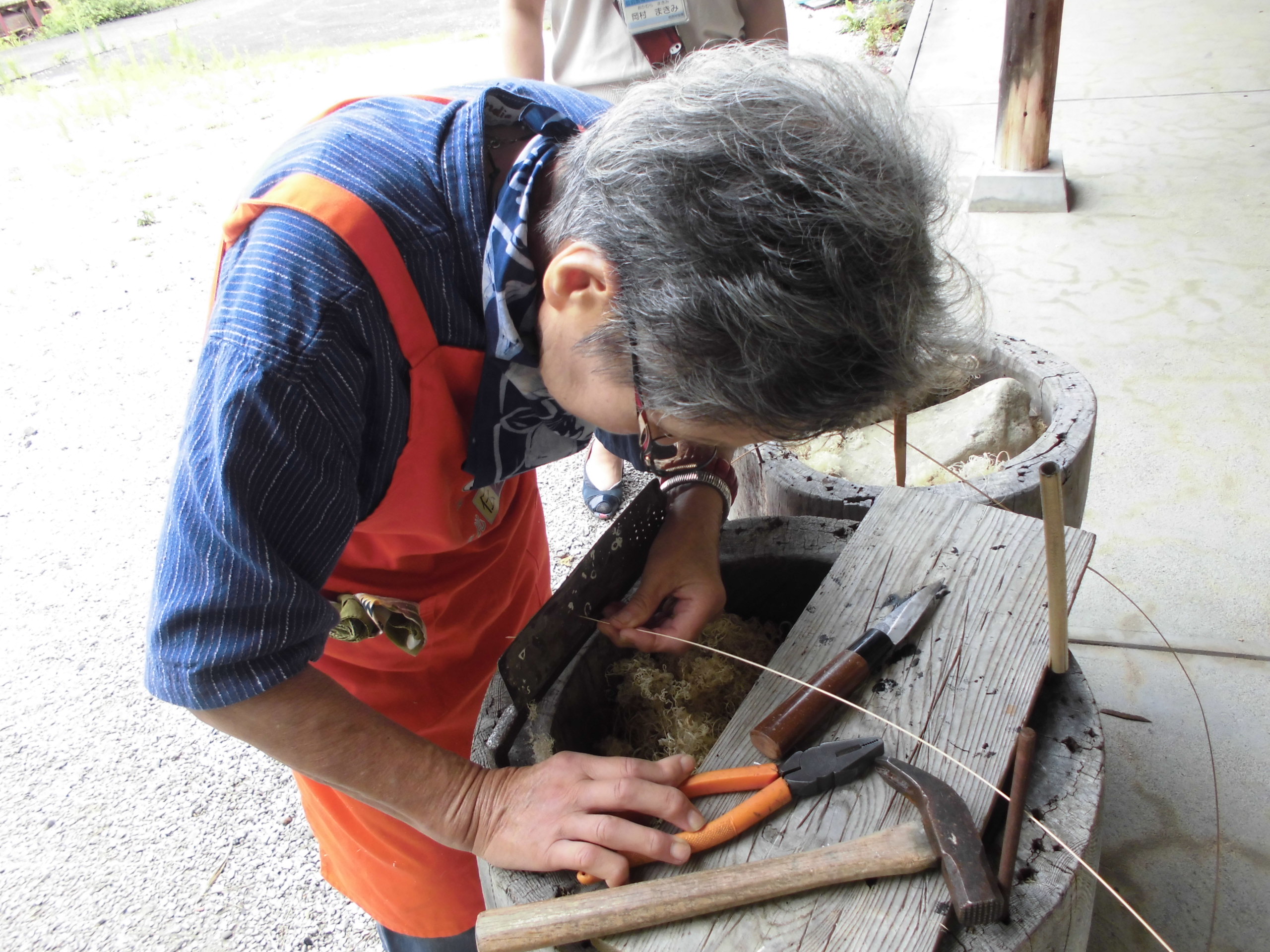 高知県 高知県の伝統的特産品 まんじゅう笠 のご紹介です お遍路 さんや釣り人に人気で 坂本龍馬が脱藩する時に使用したと言われ 脱藩笠 とも 竹ひごも全て手作りで 現在は芸西村の宮﨑直子さんお一人しか作っておらず 貴重なものです 販売先 芸