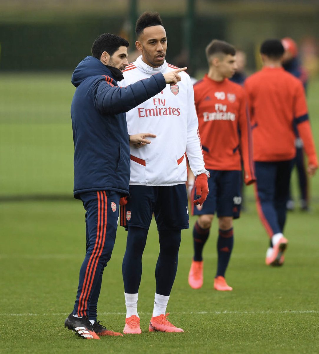 SemperFiArsenal's tweet photo. This is a picture of Arteta conducting a training session just 2 days back. Yesterday he tested positive for COVID-19.
A person affected might not feel anything for days &amp; still spread the virus to other people.
Please stay indoors, avoid public gatherings if possible. Stay safe. https://t.co/cNOK15cgst
