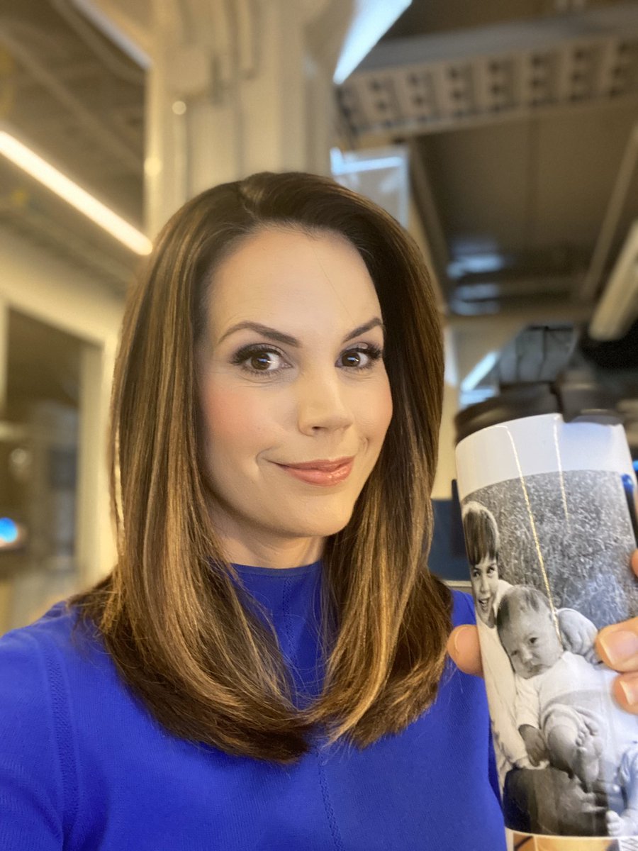 ElizabethKPIX's tweet photo. Up bright and early to anchor @CBSNewYork morning show while the @CBSNews broadcast center is disinfected. Hi @ChrisWragge and @MaryCalviTV I’m on my second cup of coffee!! See you soon #NEWYORK #CBS #CoronavirusPandemic #kpix https://t.co/FsDPwJysTp