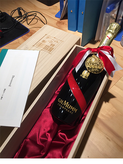 ShinyudenInt's tweet photo. We have this waiting for our friends @Pixelatto when they visit Japan! Let's make a toast together with the commemorative champagne folks at @famitsu (感謝です！！）have sent to us for the high score in the magazine. Congratulations! https://t.co/hl6S5t6jXN