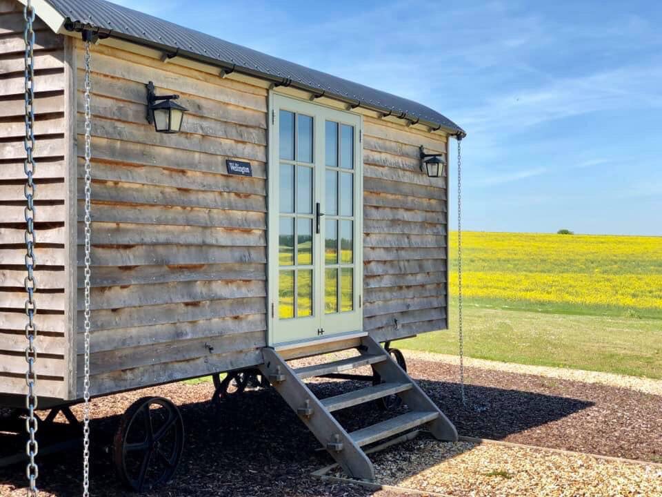 welliebarn's tweet photo. Whether you’re hosting an event, attending a wedding, or want to treat your other half to a cosy night away. Our lovely shepherds huts are available kitted out with everything you need for the perfect stay 💕 #hut #Accomodation #getaway https://t.co/YJyg4pukVa