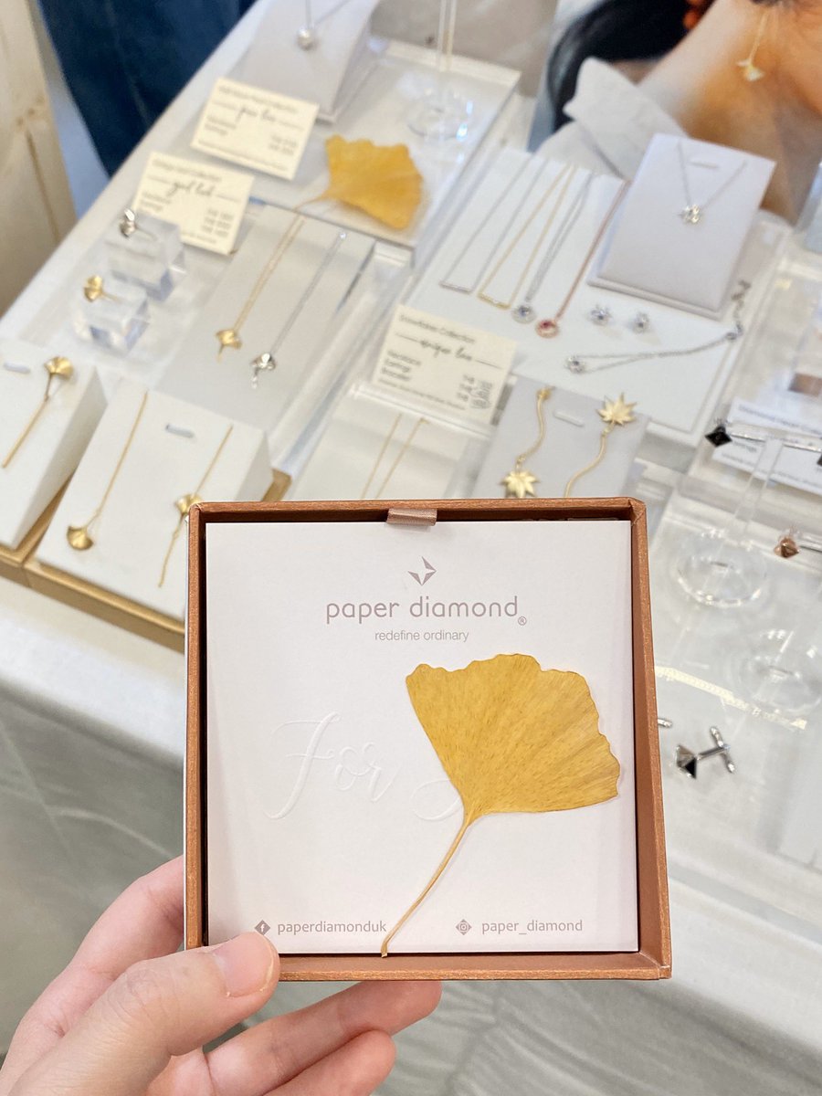 paperdiamonduk's tweet photo. @Creema_jp paperdiamond on Sale!
30%割引 
#銀杏の葉 #ginkgo #ginkgojewellery 
#紅葉 #葉 
#diamondheart #イチョウ #カエデの葉 #ジュエリー #ハート型 #リング #イヤリング #ピアス #ネックレス #handmade #craft 
#割引 #発売中 #割引き https://t.co/ZRFekJSt9h