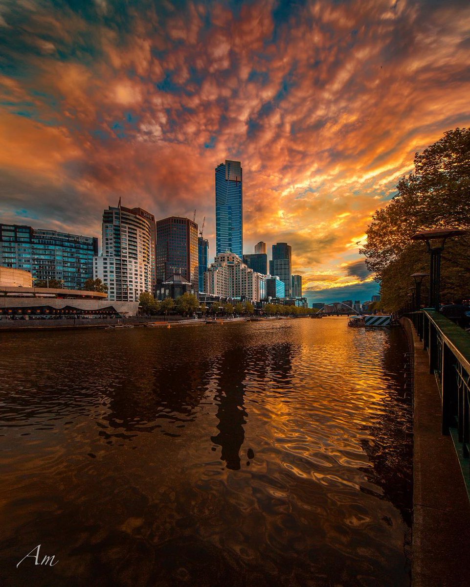Melbourne Skydeck tweet media