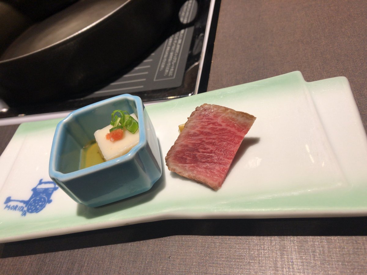 igachan_'s tweet photo. タイ人の友達がわざわざ日本に会いに来てくれ���ので『モリタ屋』へ。

彼女は関東風の方が好きらしい笑 https://t.co/LPOmDfZEOi