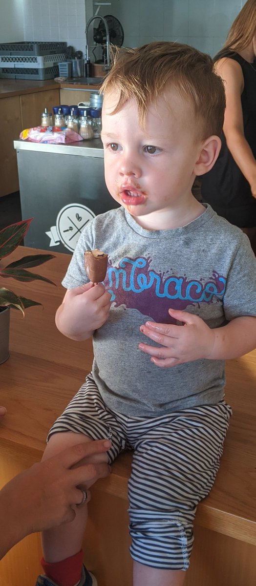 slace's tweet image. It's not me doing #umbracoTees, but Mr2. Although it is looking a bit snug 🤣