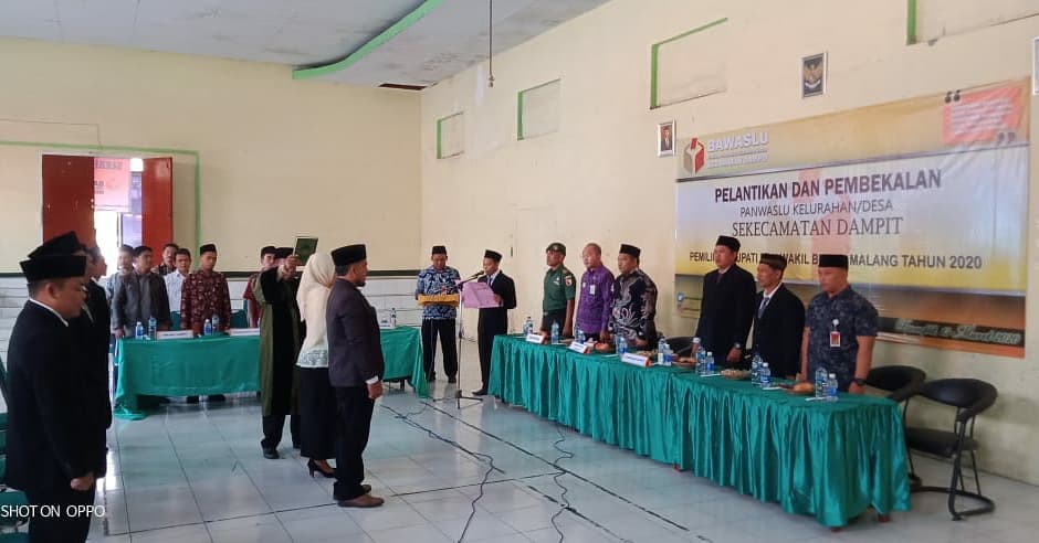 panwasdampit's tweet photo. Pelantikan dan Pembekalan Panwaslu Kelurahan/Desa Se Kec Dampit Pemilihan Bupati dan Wakil Bupati Malang Tahun 2020
#bawaslukabmalang
#bawaslumengawasi
#salamawas
#malangmengawasi
#malanglantikpkd https://t.co/wfxkQiSbrW