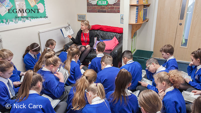FarshoreBooks's tweet photo. Make our #Friday by signing our petition to make daily #storytime part of the national curriculum! Just 37% of 6-11 year olds choose to read for pleasure every day and we're committed to changing that. Get involved: https://t.co/ixGJrenbV3 #statutorystorytime #readingforpleasure https://t.co/6Ts3CChHhb