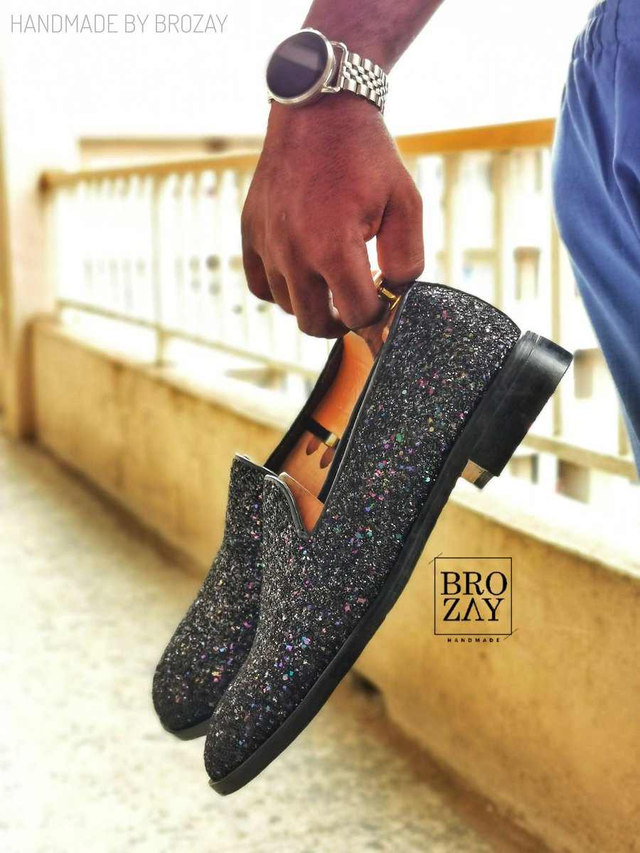 DemolaExpoze's tweet photo. Hello Twitter,
Your Boy will be be at @mentedemoda this Sunday
Get 30% off all our awesome leather pieces
#MenteDeModa
#BROZAYLagos https://t.co/vilCiThkGK