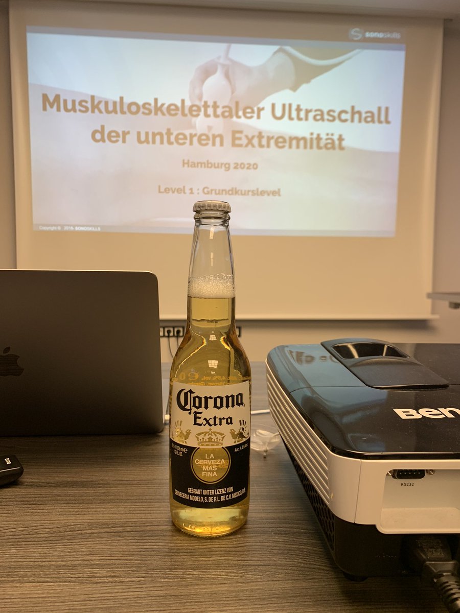 moritzmueller2's tweet photo. Preparations SonoSkills Basic Course Part 2 lower extremity in Hamburg in cooperation with Zimmer Medizinsysteme https://t.co/cQvCsC8W4J