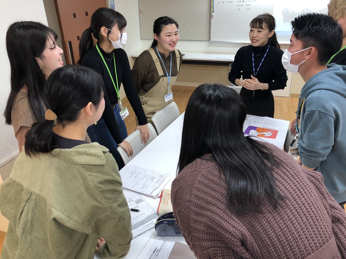 公式 広島ビューティー ブライダル専門学校 A Twitter 今日は学生が集まって 新しく入学する1年生を迎え入れるための勉強会がありました みんな熱心でとても楽しそうでした 広島ビューティー 行事 ヘア メイク ネイル エステ ブライダル 専門