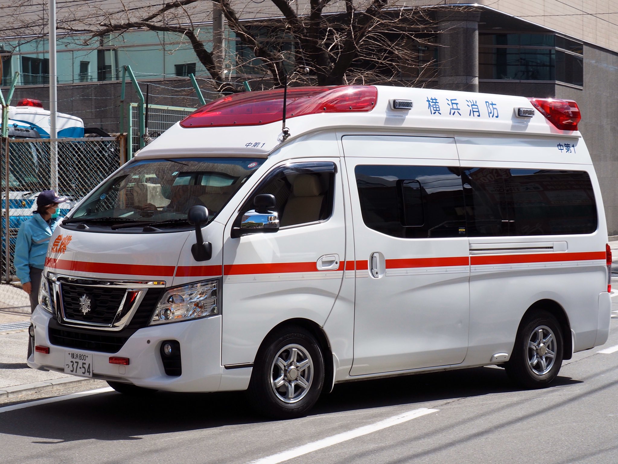 1/43 日産 パラメディック 神奈川県横浜市、川崎市消防局高規格