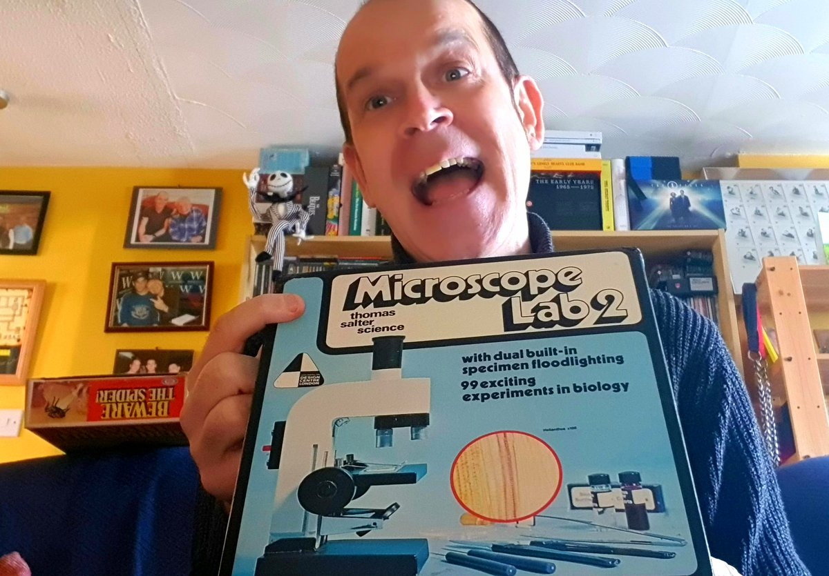 MarkRJones1970's tweet photo. For Xmas 1981 I got a Microscope. Sadly it was broken. Took it back to Argos as soon as the shops reopened. They had sold out so I swapped it for a Chemistry set. I was happy with that but sad I didnt get to use my Microscope. 39 years later I got what I asked for! #MarkJonesBook https://t.co/c7qDlnPY8x