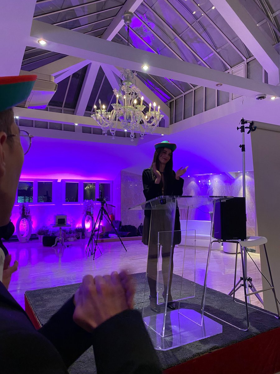 SEPEFREI's tweet photo. Hier a eu lieu la soirée de passation. L'occasion pour le mandat sortant de passer la main au nouveau conseil d'administration. 
Merci a tous d'avoir été présents et nous espérons que vous avez passé une bonne soirée ! 💚 
#WeAreJe #SEPFamily https://t.co/PlGYohk7IZ