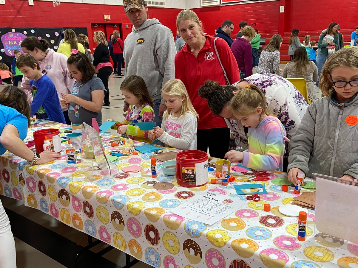 rbesheap's tweet photo. Reading is A Sweet Treat! Thank you to everyone for making this night such a great success!! #redbud132 #FRN20 https://t.co/g9RCrAQ2FV