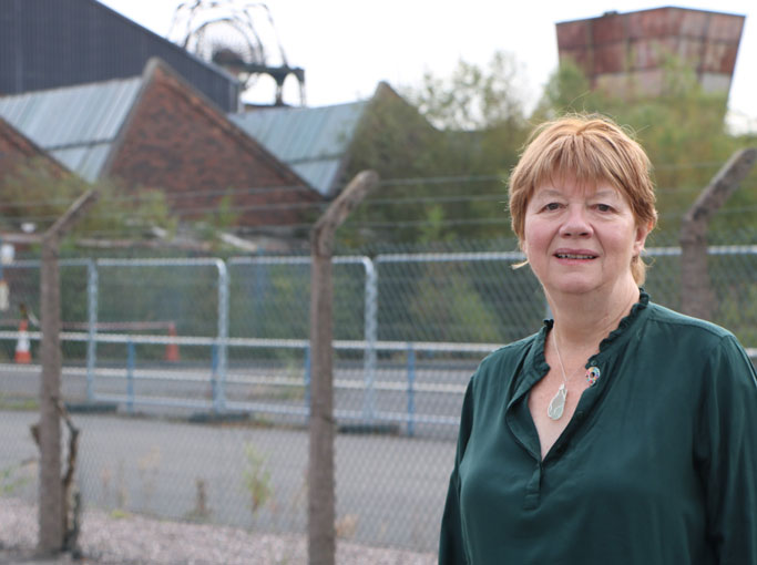 StokeSuccess's tweet photo. Meet the contributors - Joan Walley @joanwalley1 Former @UKLabour MP for Stoke-on-Trent North from 1987 to 2015. Honorary chair of The @AldersgateGrp &amp; chair of the @BRTrust1. Read an extract from Joan’s chapter here: https://t.co/nCoVzaxi7u #StokeYourSuccess #localandproud https://t.co/2W7GjYz9d4