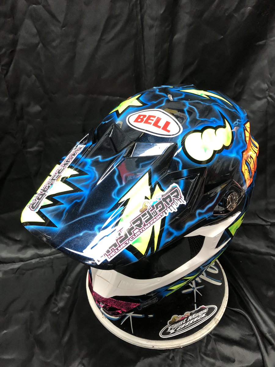 pmyama21's tweet photo. IA2#010大島康聖
初めのBELLヘルメット‼️
イヤ〜カッコイイ😍😍
#ペイントマジックヤマ
#paintmagicyama
#ヘルメットペイント
#BELLヘルメット
#moto9flex
#ysp浜北大橋レーシング
#326Racing
#全日本モトクロス選手権 https://t.co/gUnJohIGKw