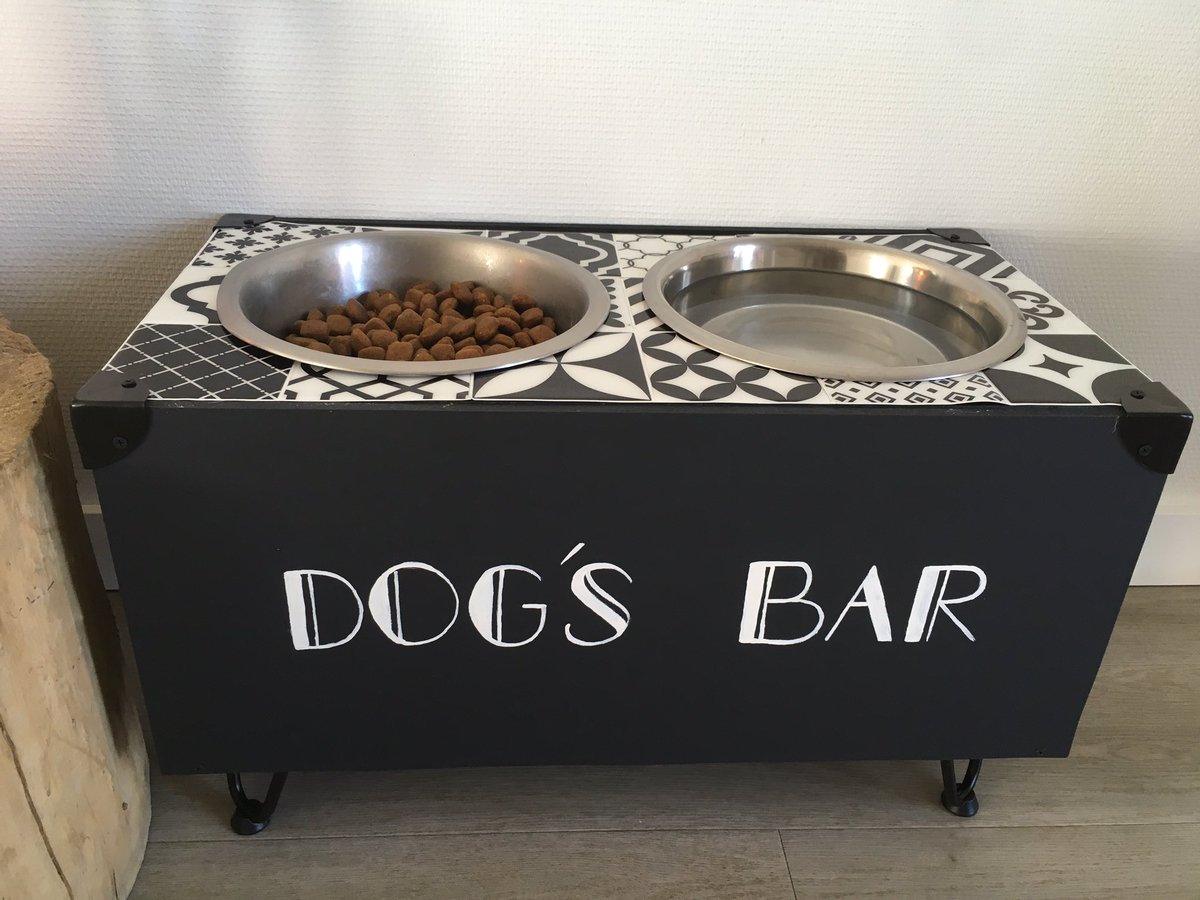 Ninie_Loops's tweet photo. @Parisiis @HenryJeanServat
@inntothenight
Nos #bullmastiff ont leur bar ร la maison! ๐
#DOGSBAR
#HOMEMADE https://t.co/1etdGGJHjc