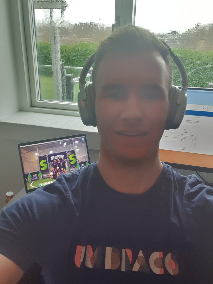 LSIversen's tweet photo. Perfect weather and a lovely view for an #UmbracoTees day 👕 from the home office 👌
#umbraco #h5yr #h5cs #pinkunicorns https://t.co/D4hruZcA2b