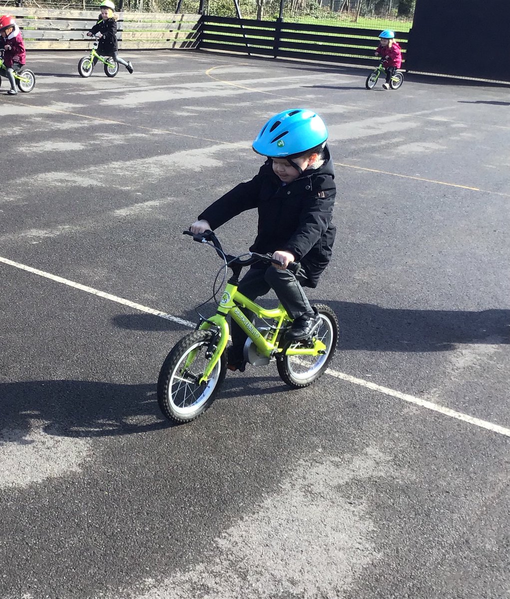 EyfsLakeside's tweet photo. Class RS loved balancability yesterday #FitForLakeside @123FmyL https://t.co/fBlwEBMP0T