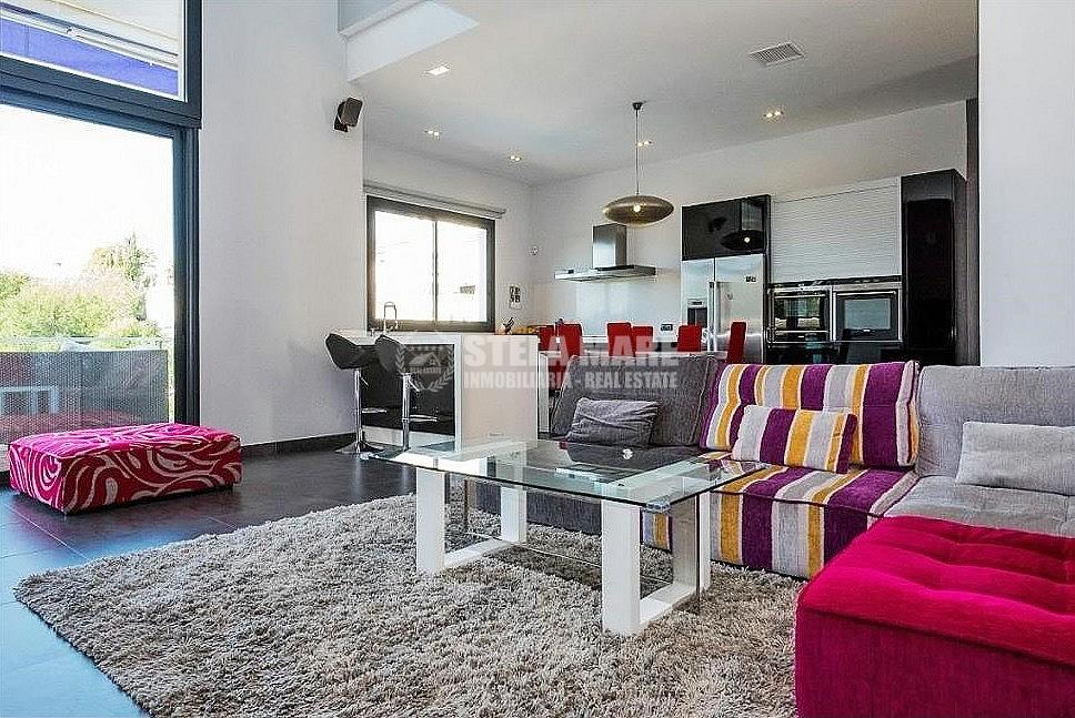 SpainHouses_net's tweet photo. #Housesoftheweek: Spaces full of charm and relaxation located in a unique place in Frigiliana

>> 3 independent houses in 1, enjoy the charm of Frigiliana in this villa, specific to enjoy with the family  https://t.co/U7btWutppw https://t.co/B3FWmyBnh4
