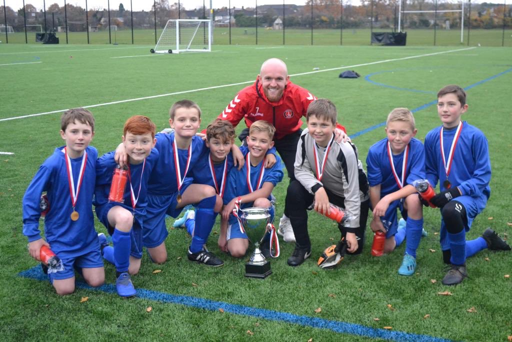 SCHOOLS | Good luck to Dulverton Primary School today who will be representing us at the Southern Area Region @EFLTrust kids cup tournament at @RFCCommunity #EFL #KidsCup #CACTFSD ⚽️⚪️🔴 @CAFCTrust @c4football