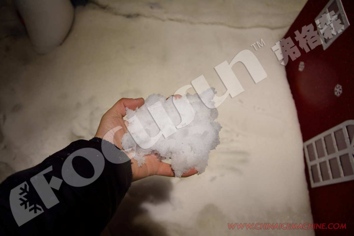 chinaicemachine's tweet image. Focusun #snowmaker can produce artificial snow with a high degree of simulation of natural snow. #snowmaker #snowmakingmachine #snowice