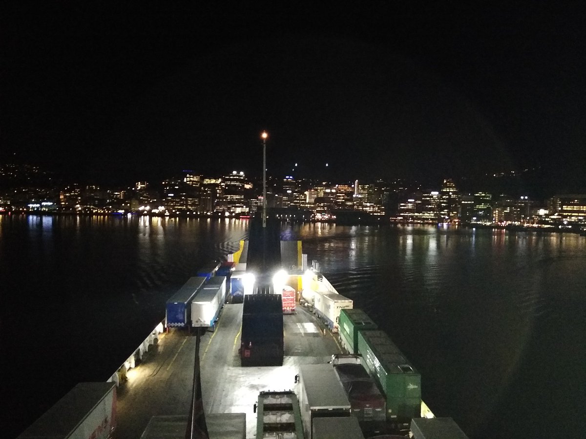 vanbridge's tweet image. Goodbye North Island on #touraotearoa - 11 days, 1401k. Now for South Island, Picton to Bluff. Scotland on steroids was promised. Without the rain if poss?