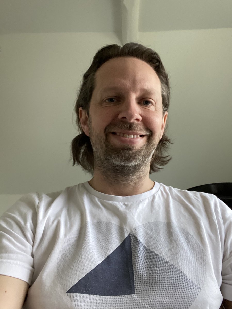 thechiefunicorn's tweet photo. Forever Friendly. Happy Umbraco Tees Day 💙 #umbracoTees #h5cs #umbraco https://t.co/E3zahVXplx