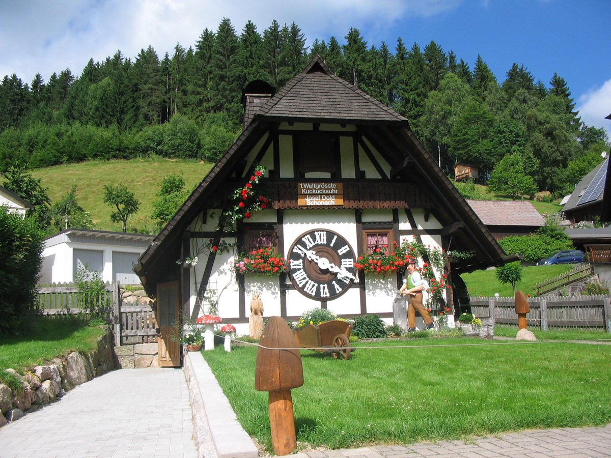 Sie suchen nach einem passenden Urlaubsziel, bei dem die ganze Familie auf ihre Kosten kommt? Der Schwarzwald bietet die ideale Mischung aus Erholung und Aktivität bei malerischer Naturkulisse. Informieren Sie sich über unsere Urlaubsangebote: ow.ly/yEUG50yFUIg