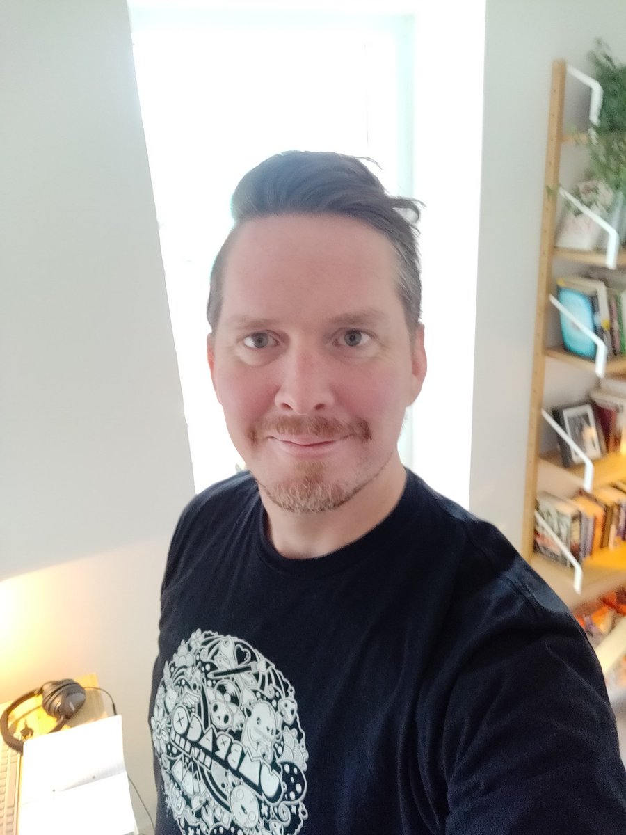 hemraker's tweet image. Happy #umbracoTees  day to all in the #umbraco community 🎉  Have a wonderful Friyay 🙌