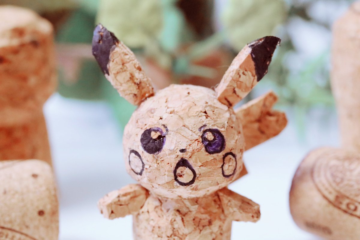 ホイップシュガー ポケモンのコルクアートの人です 今回はギルガルドとヨーギラスさんです ヨーギラスさんはドラム ギルガルドはドラ的な 何気にコダックもいます ワインコルクがポケモンになっちゃうんだから捨てるものないですよね ホイップシュガー ポケモンのコルクアートの人です 今回はギルガルドとヨーギラスさんです ヨーギラスさんはドラム ギルガルドはドラ的な 何気にコダックもいます ワインコルクがポケモンになっちゃうんだから捨てるものないですよね