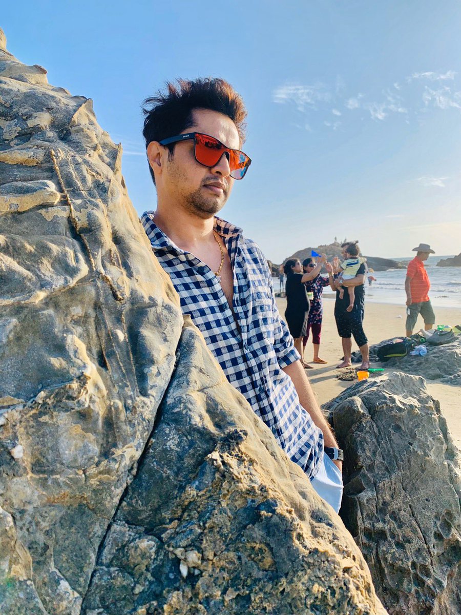 magareankit's tweet photo. Do as you wish. Be as you are. 
.
.
📸 : @bhosle_rupali  ❤️😘

-
-
-
-
-

-
#NoBadVibesAnyMore #NoFakePeople #TruthNeverDies #TruthNeverHides  #Friday #FridayVibes #FridayMood #FridayFeeling #BeachPhotos #Goa #Candolim #CandolimBeach #Nature #Sky #AnkitMagare #PositiveVibesOnly https://t.co/1He376pmwU