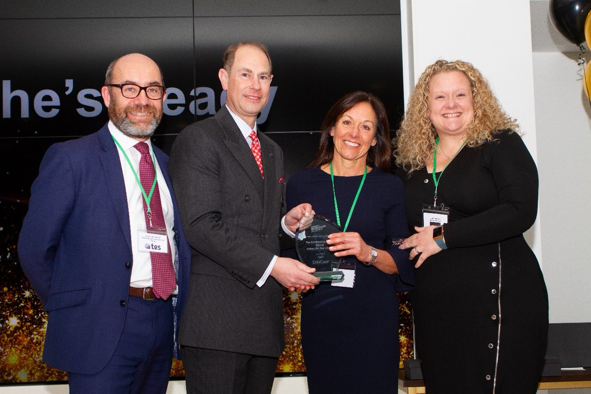 ActiveEssex's tweet photo. We would like to say a big congratulations to our friends at @ActiveLifeESSEX on their Volunteering Award at the 2020 Community Sport &amp; Recreation awards for their She's Ready initiative! 

This project aims to empower women from #Southend to get involved in physical activity 👏 https://t.co/EoAlUWQjtL