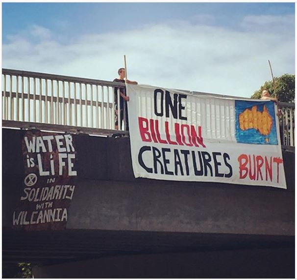 RogerHallamCS21's tweet photo. We are already at 1.1C.
More than 20% of Australia's forests were eviscerated in this year's bush-fires.
Over 1 billion creatures were burned alive.
"Such a year would be average by 2040 and exceptionally cool by 2060” - Nature Climate Change
#TimeToRebel #CS21C #XR https://t.co/FAVji9DrVx